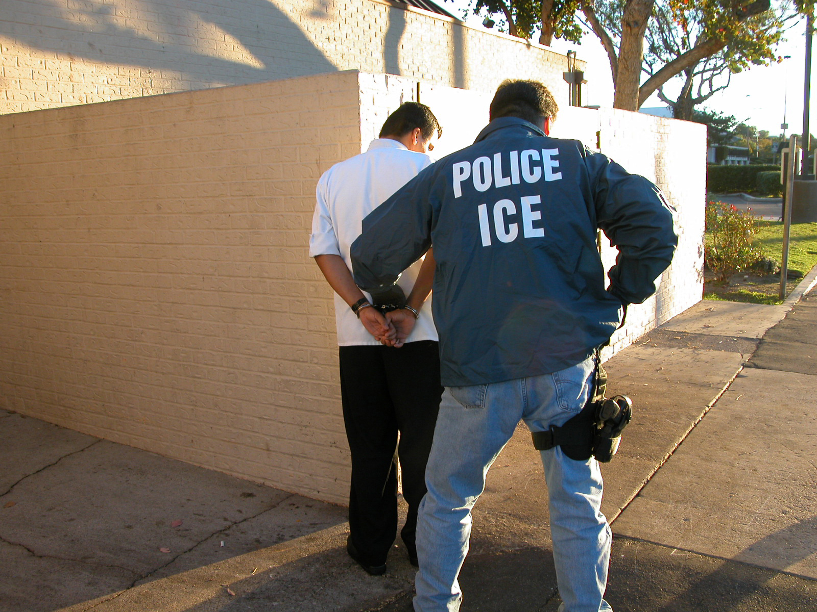US_Immigration_and_Customs_Enforcement_arrest