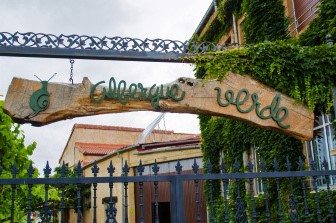 The entrance to Albergue Verde