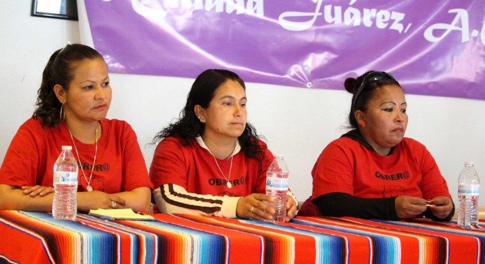 From left to right: Lexmark workers Miriam Delgado, Rosa Maria Villalvazo Hernandez and San Juana Perez Mendez at a El Paso press conference. (Photo: Maria Esquinca)