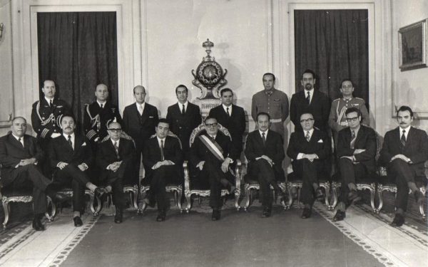 Salvador Allende (center) in 1970 with his Cabinet. ( Biblioteca del Congreso Nacional)