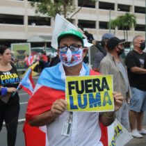 Puerto Ricans March Down 'Las Américas' Freeway to Protest LUMA Energy