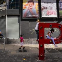 US to Ease a Few Economic Sanctions Against Venezuela